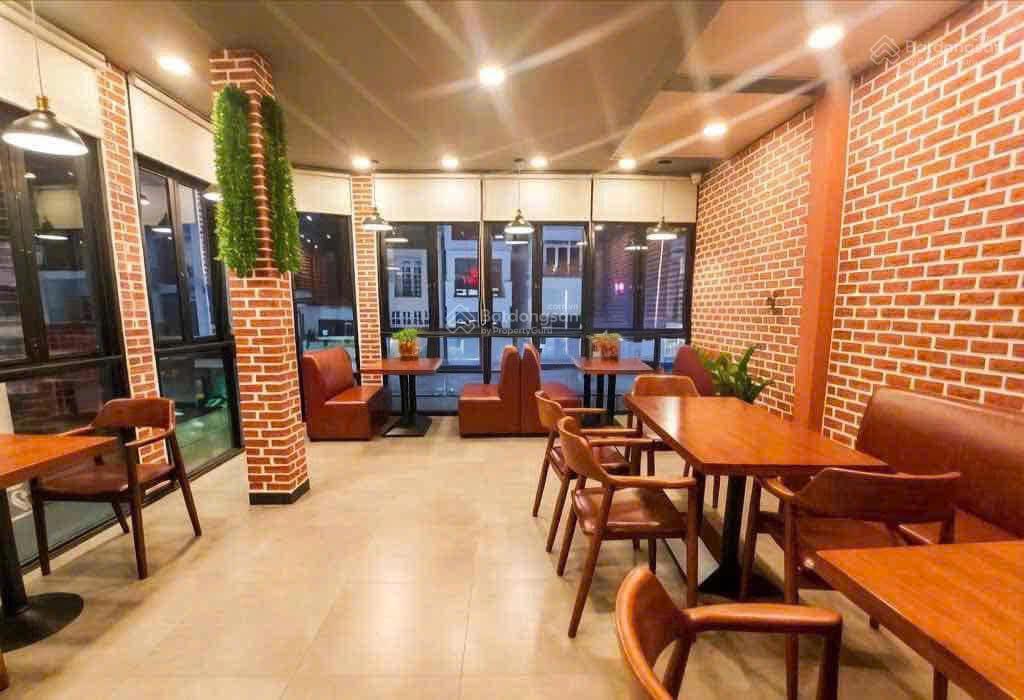 Cho thuê nhà góc 2 mặt tiền 21 đồng nai phường 15 quận 10
