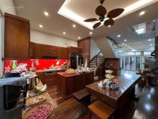 Bán nhà 4 tầng đường trần đức thông gần biển mỹ khê  nhà đẹp khai thác cho thuê 30tr/tháng