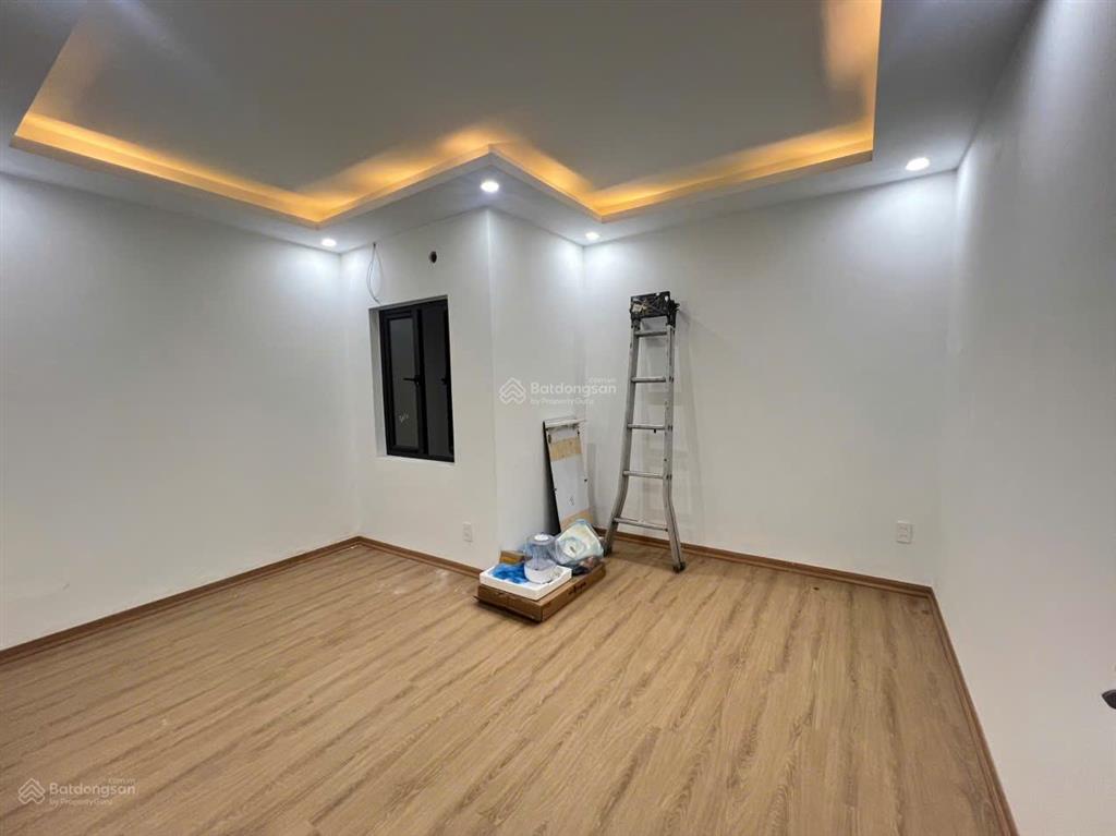 Cho thuê nhà gần mđ, ô tô đỗ 20m, giá 7.5tr