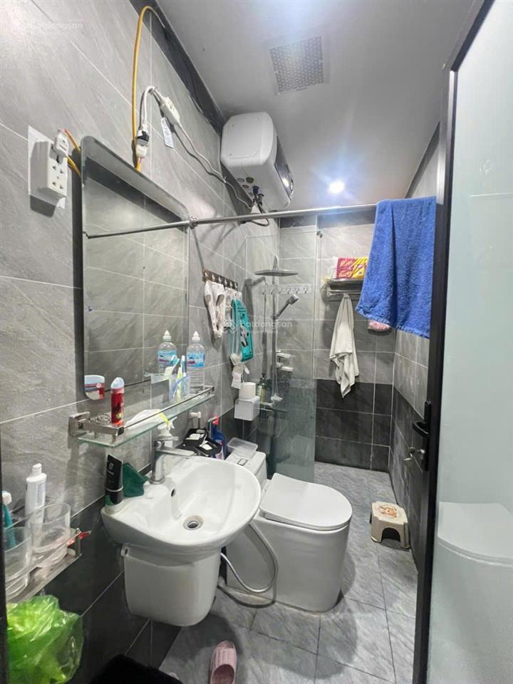 Cho thuê nhà gần mđ, ô tô đỗ 20m, giá 7.5tr