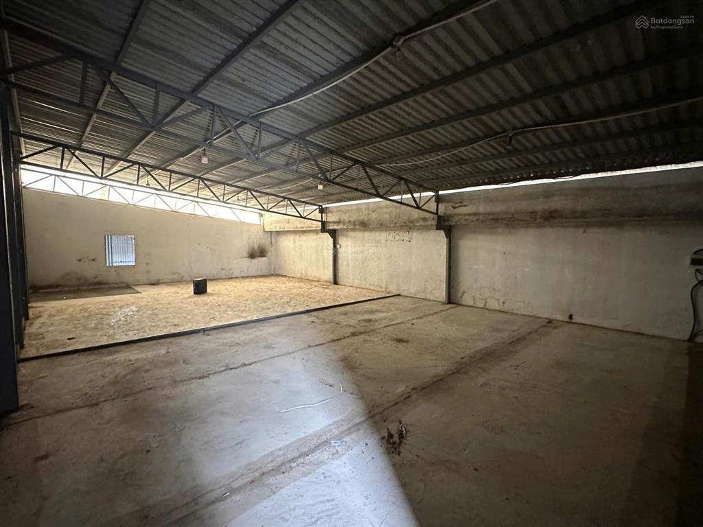Chỉ 24 tr/tháng kho xưởng 400m nền epoxy, sẵn văn phòng làm việc xịn sò, đường xe tải 8 tấn