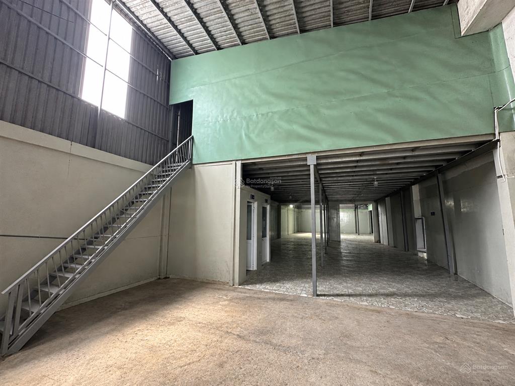 Chỉ 24 tr/tháng kho xưởng 400m nền epoxy, sẵn văn phòng làm việc xịn sò, đường xe tải 8 tấn