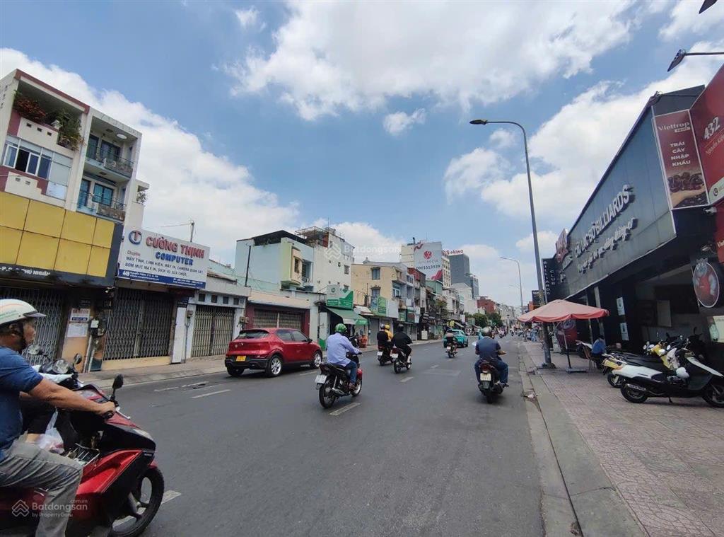 Nhà đất mặt tiền nguyễn kiệm  phú nhuận, dt 360 m2 tuyệt đẹp  xây building
