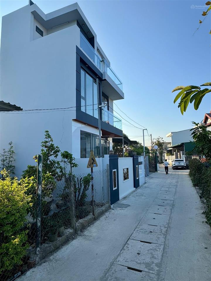 Chỉ 3 tỷ 200 nhà vila diên khánh  gần biển 10 phút ngang 10m dọn vào ở ngay .