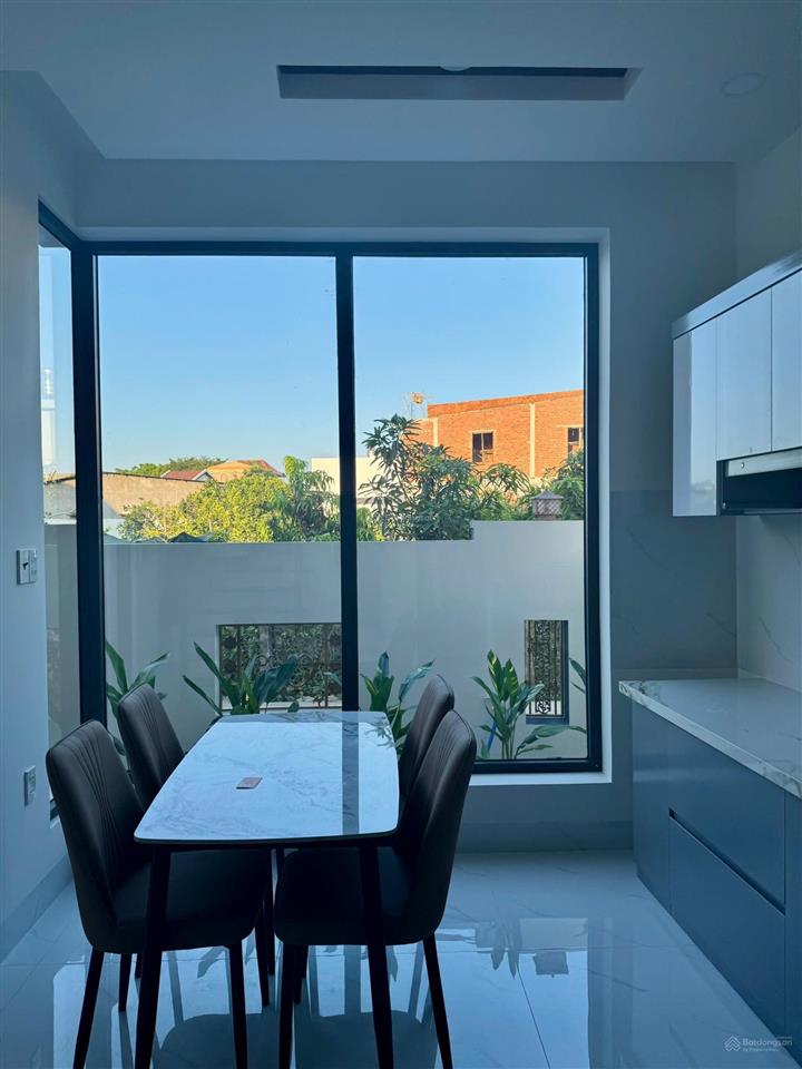 Chỉ 3 tỷ 200 nhà vila diên khánh  gần biển 10 phút ngang 10m dọn vào ở ngay .