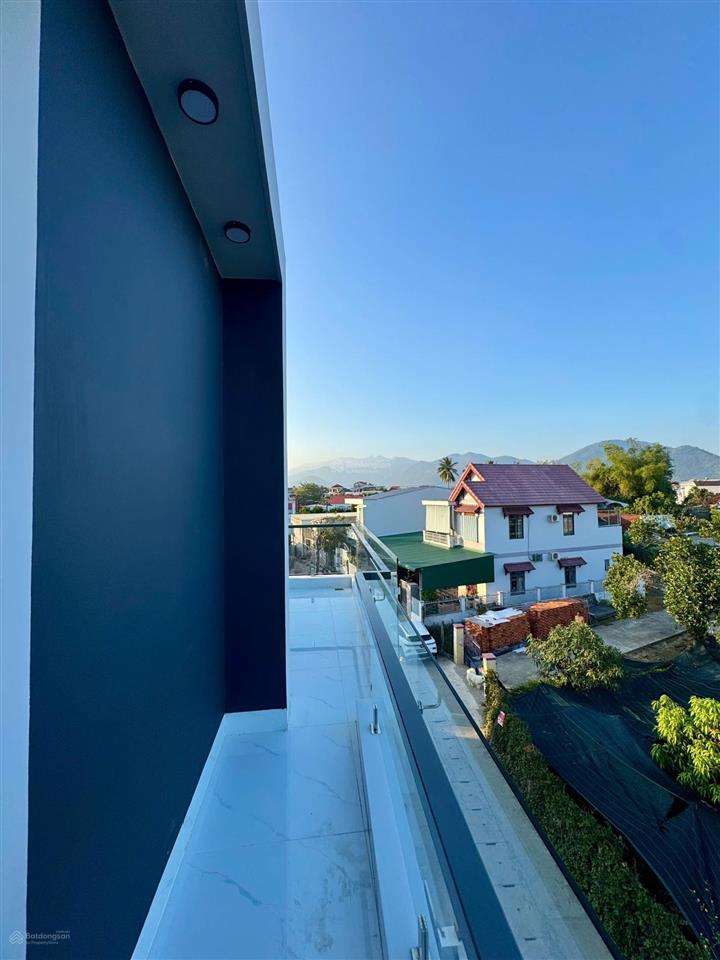 Chỉ 3 tỷ 200 nhà vila diên khánh  gần biển 10 phút ngang 10m dọn vào ở ngay .