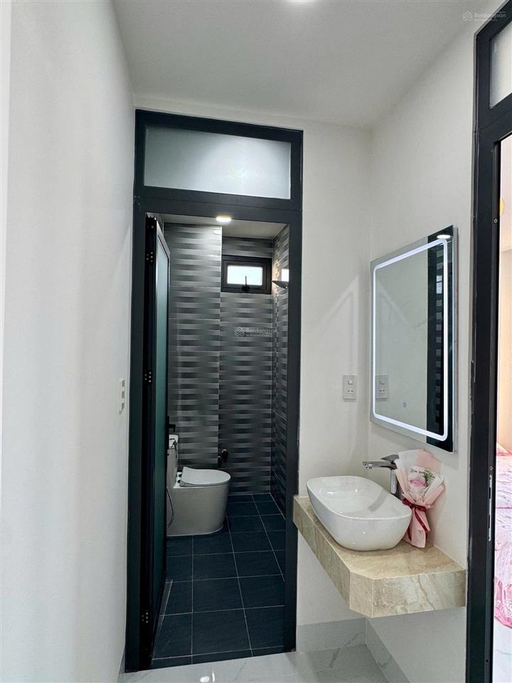 Chỉ 3 tỷ 200 nhà vila diên khánh  gần biển 10 phút ngang 10m dọn vào ở ngay .