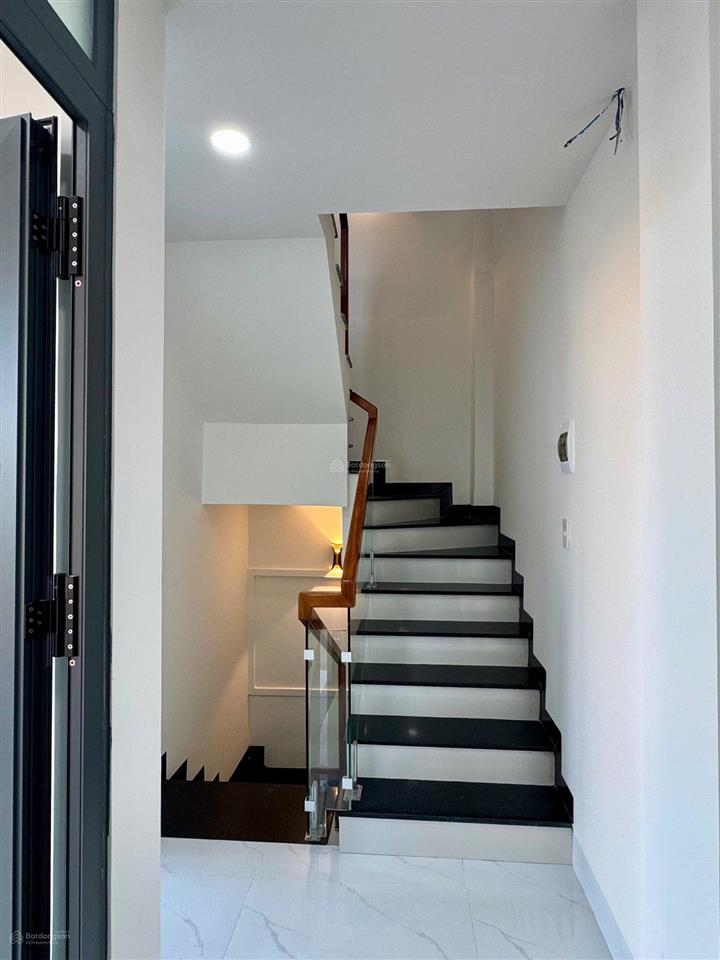 Chỉ 3 tỷ 200 nhà vila diên khánh  gần biển 10 phút ngang 10m dọn vào ở ngay .