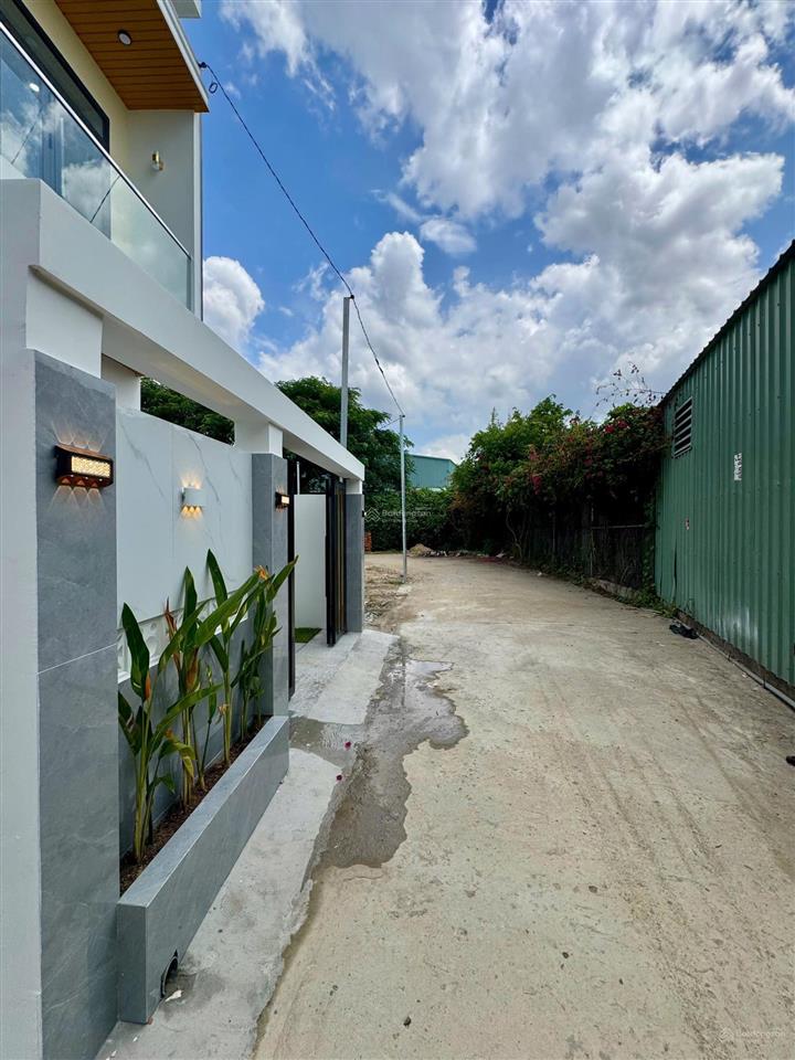Nhà mới 2 tầng vĩnh trung  nha trang chỉ hơn 2 tỷ