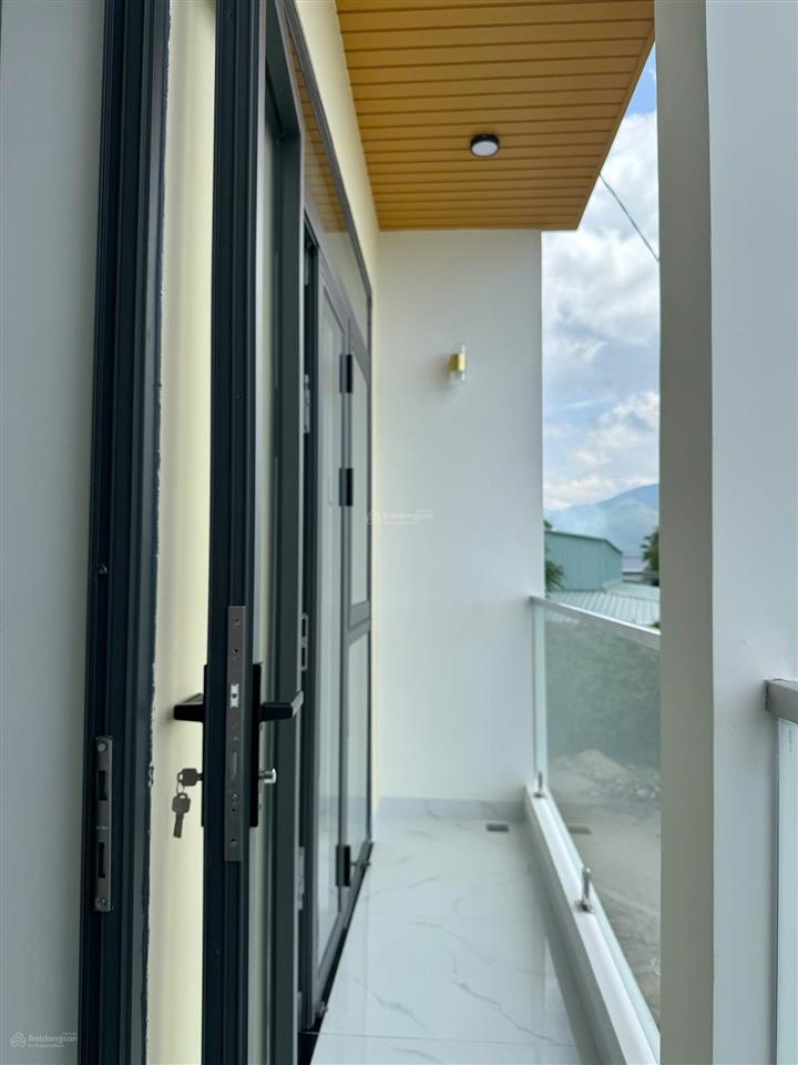Nhà mới 2 tầng vĩnh trung  nha trang chỉ hơn 2 tỷ