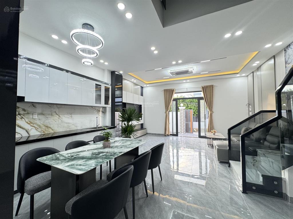 Bán nhà mới diên khánh 2 tầng đường ô tô cách biển 20 phút  chỉ 2 tỷ 190 giá tốt nhất khu vực