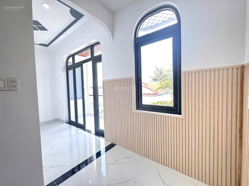 Bán nhà mới 2 tầng chỉ 1 tỷ 630 diên khánh đường otô dọn vào ở ngay .