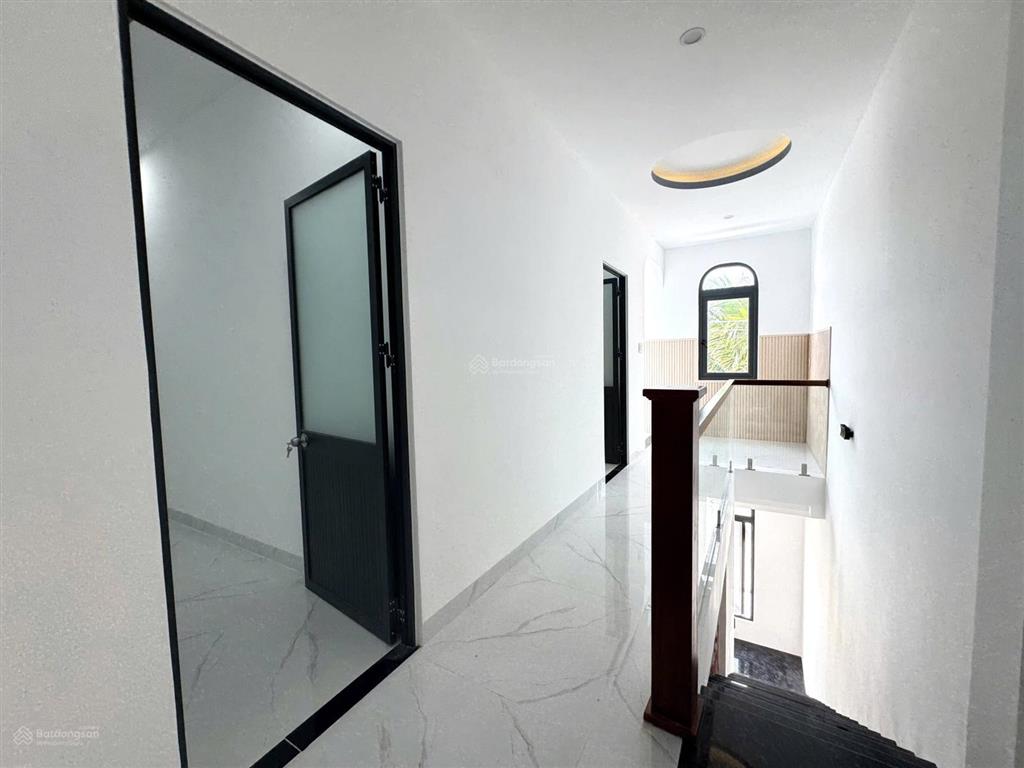 Bán nhà mới 2 tầng chỉ 1 tỷ 630 diên khánh đường otô dọn vào ở ngay .