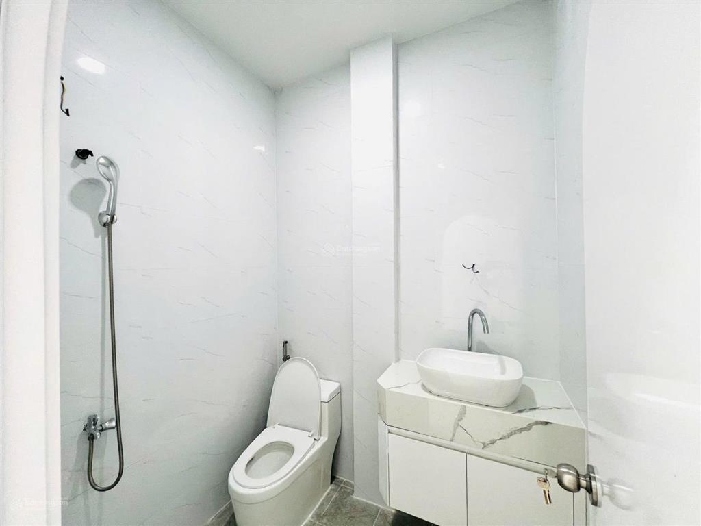 Bán nhà mặt phố 3 tầng mới đường hùng vương, phường nha trang, 4tỷ850 chính chủ uy tín