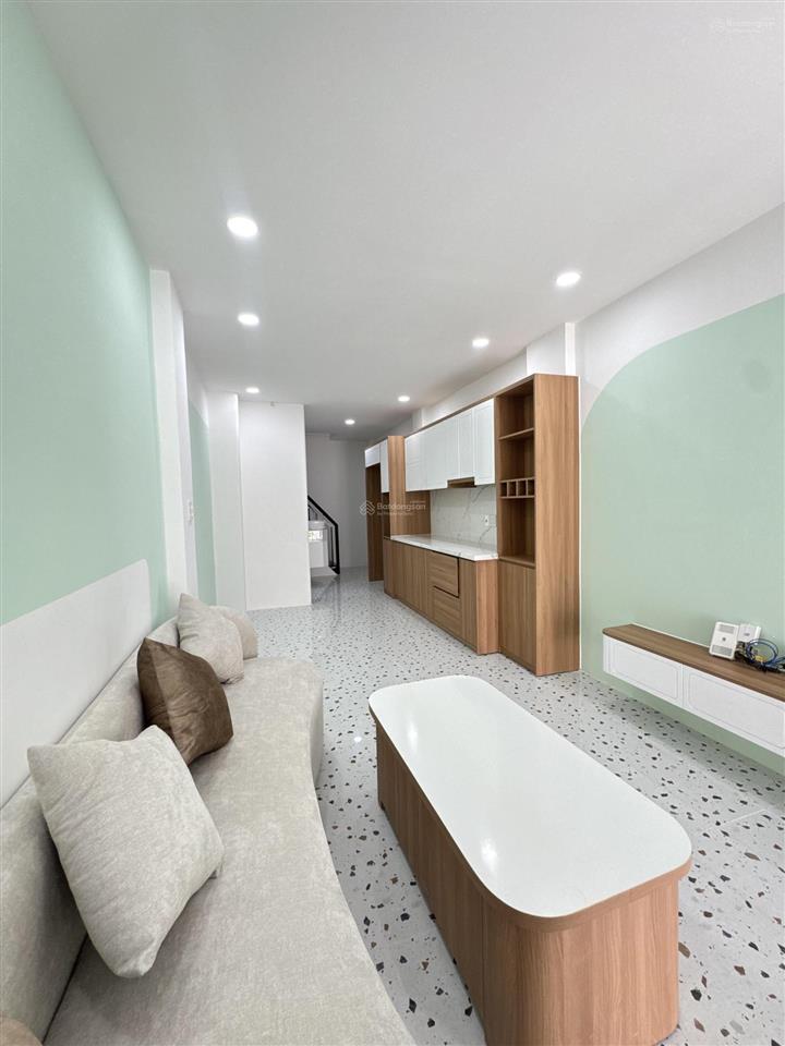 Bán nhà mặt phố 3 tầng mới đường hùng vương, phường nha trang, 4tỷ850 chính chủ uy tín