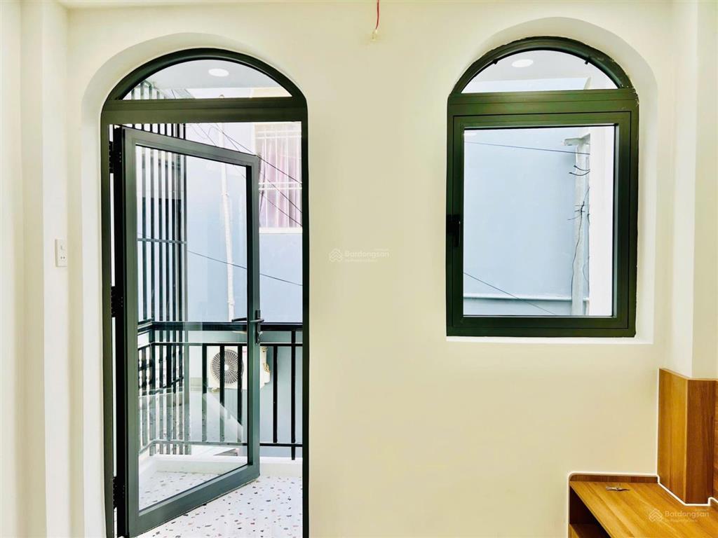Bán nhà mặt phố 3 tầng mới đường hùng vương, phường nha trang, 4tỷ850 chính chủ uy tín