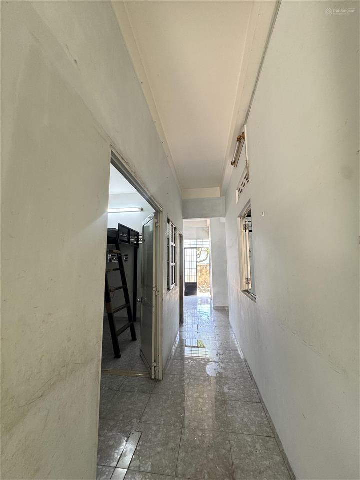 Bán nhà riêng 180m2  2 mặt tiền gần chợ, sát biển hòn rớ phường nam nha trang || chỉ 4 tỷ 5