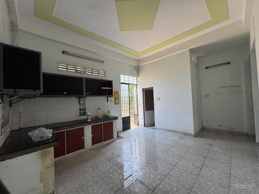 Bán nhà riêng 180m2  2 mặt tiền gần chợ, sát biển hòn rớ phường nam nha trang || chỉ 4 tỷ 5