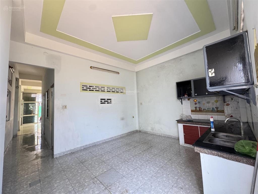Bán nhà riêng 180m2  2 mặt tiền gần chợ, sát biển hòn rớ phường nam nha trang || chỉ 4 tỷ 5