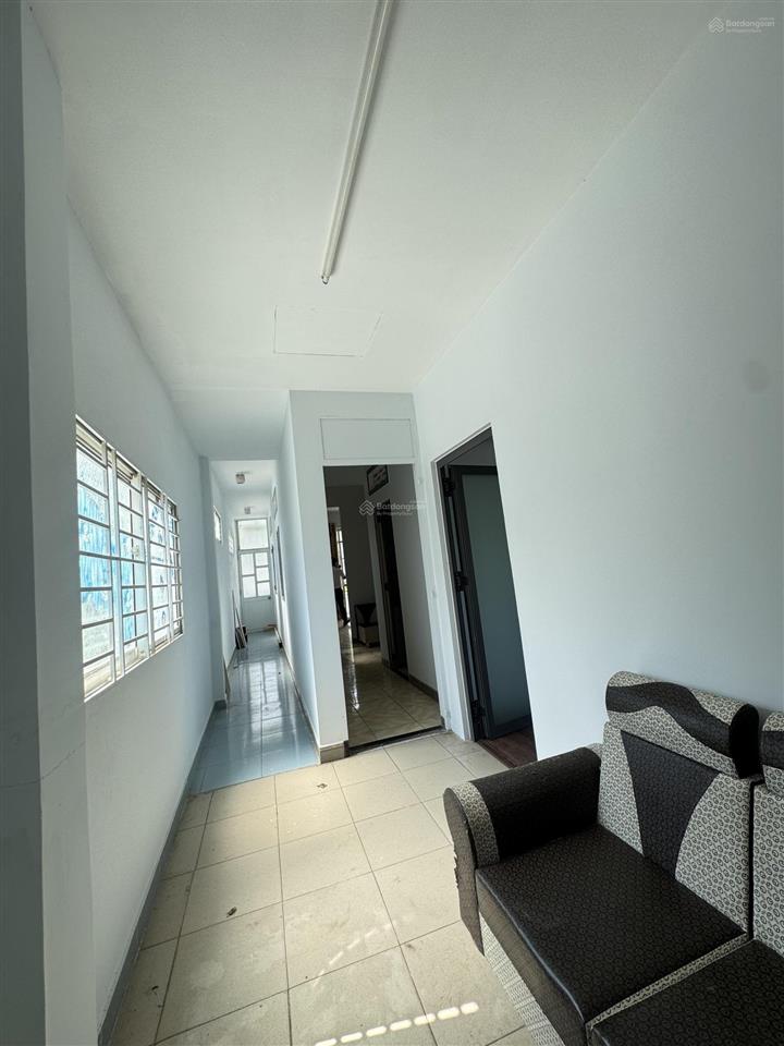 Bán nhà riêng 180m2  2 mặt tiền gần chợ, sát biển hòn rớ phường nam nha trang || chỉ 4 tỷ 5