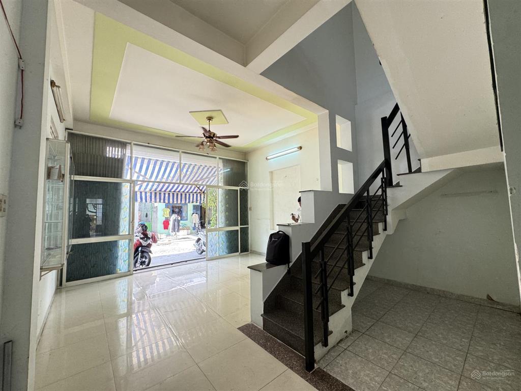 Bán nhà riêng 180m2  2 mặt tiền gần chợ, sát biển hòn rớ phường nam nha trang || chỉ 4 tỷ 5