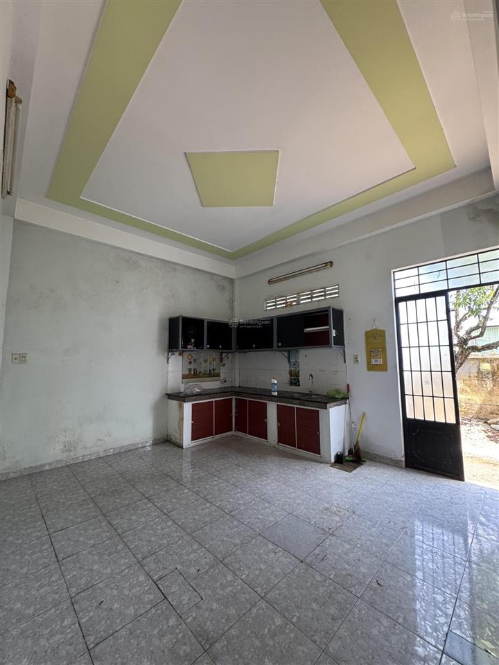 Bán nhà riêng 180m2  2 mặt tiền gần chợ, sát biển hòn rớ phường nam nha trang || chỉ 4 tỷ 5