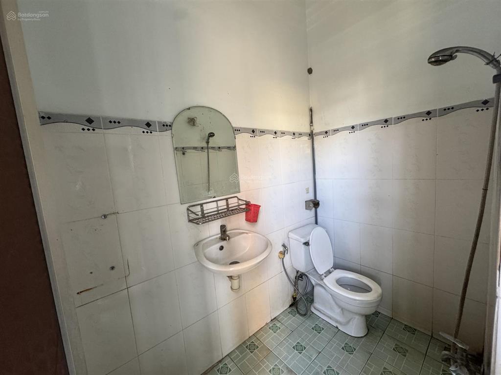 Bán nhà riêng 180m2  2 mặt tiền gần chợ, sát biển hòn rớ phường nam nha trang || chỉ 4 tỷ 5