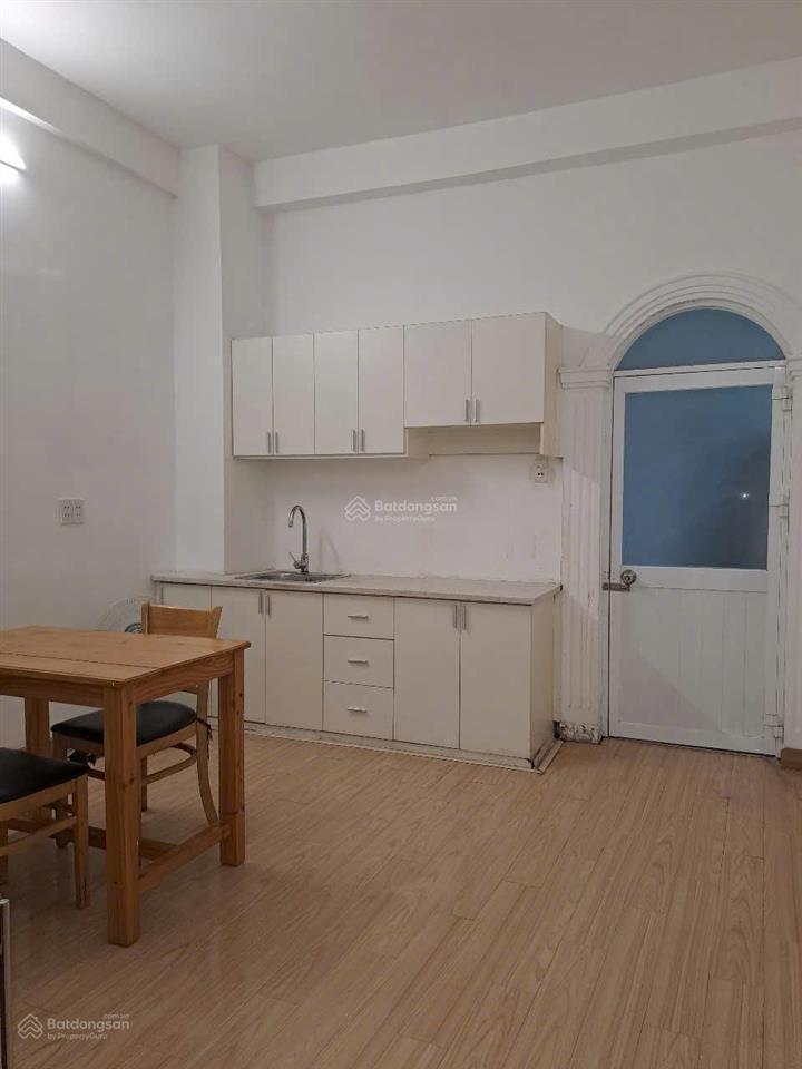 Cho thuê căn hộ cao cấp trung tâm quận 1, giá rẻ, đầy đủ tiện nghi, đủ tiện ích xung quanh