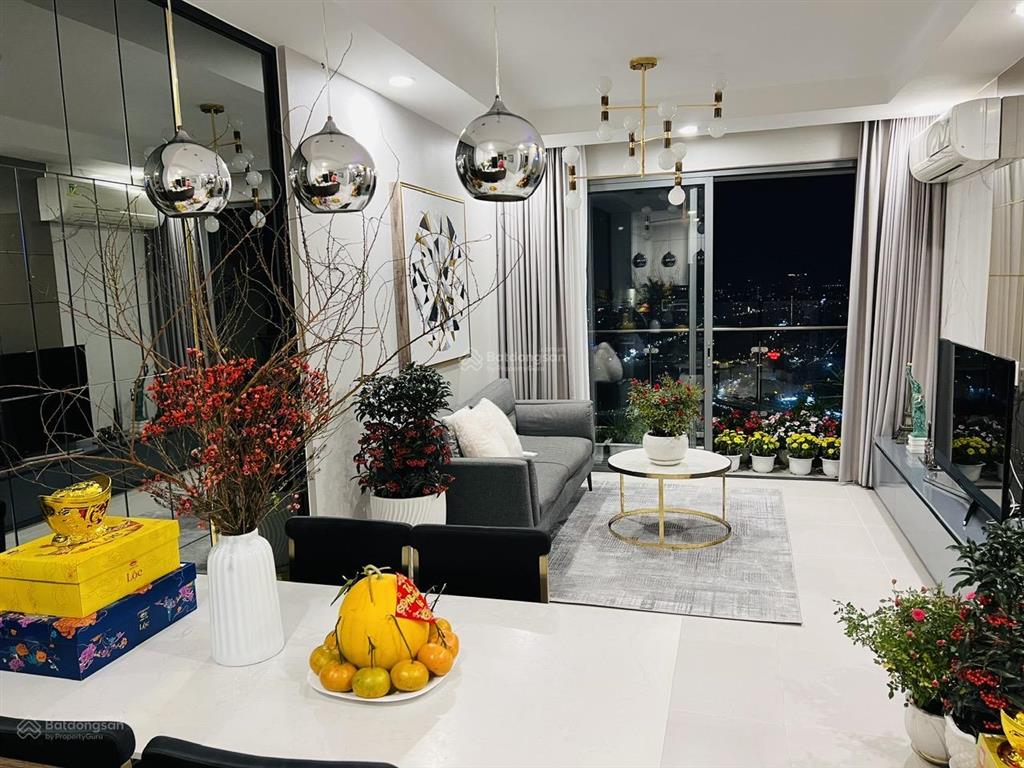 Tôi chính chủ cần bán căn hộ có nội thất đẹp nhất the goldview , không có căn thứ 2