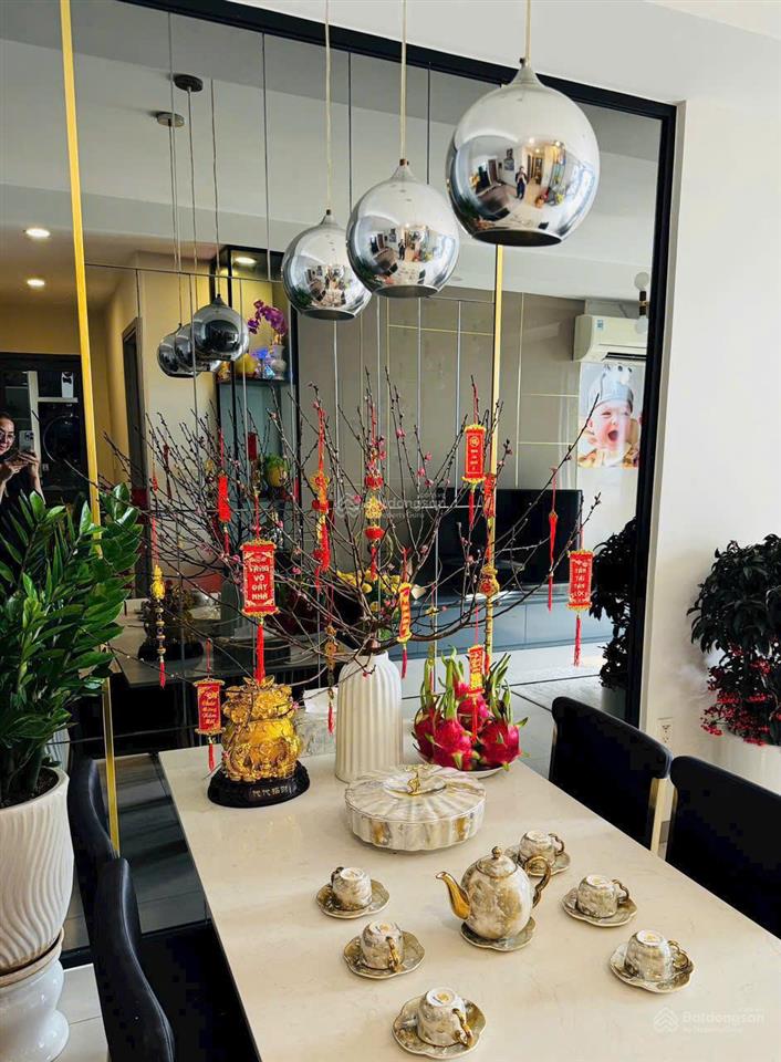 Tôi chính chủ cần bán căn hộ có nội thất đẹp nhất the goldview , không có căn thứ 2