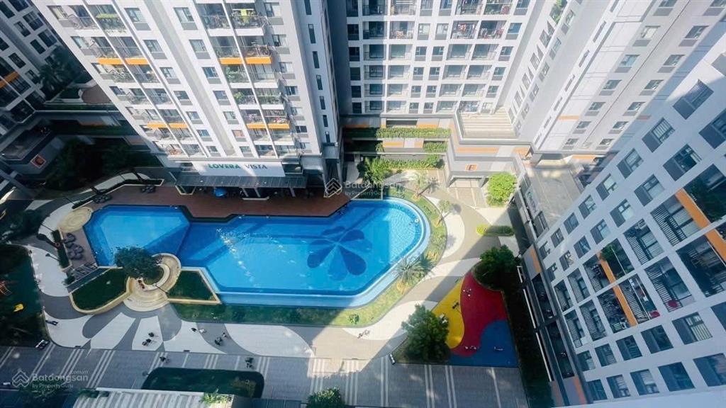 Chính chủ bán căn hộ 2pn, 65m2, view thoáng, sổ hồng đầy đủ, giá tốt.