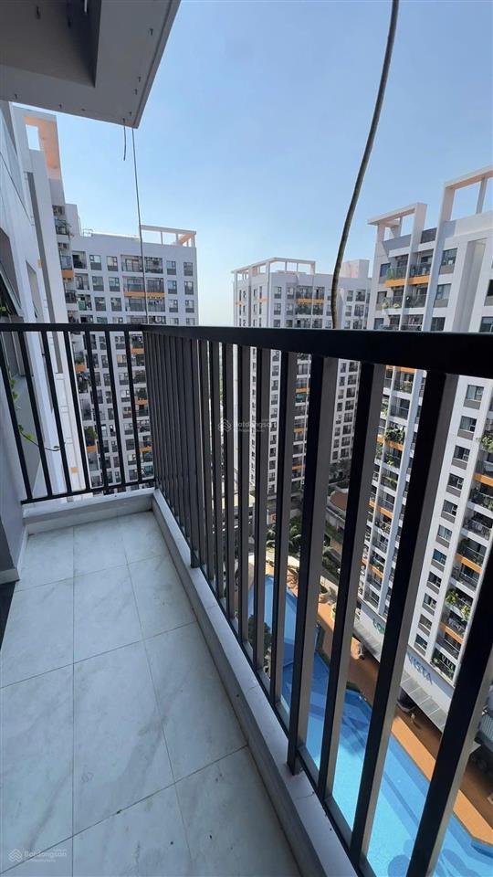 Chính chủ bán căn hộ 2pn, 65m2, view thoáng, sổ hồng đầy đủ, giá tốt.