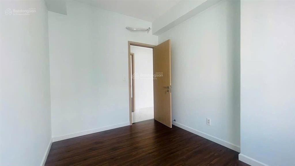 Chính chủ bán căn hộ 2pn, 65m2, view thoáng, sổ hồng đầy đủ, giá tốt.