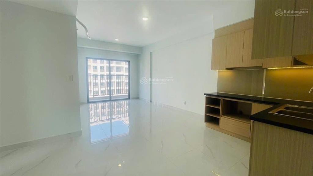 Chính chủ bán căn hộ 2pn, 65m2, view thoáng, sổ hồng đầy đủ, giá tốt.