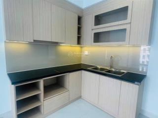 Chính chủ bán căn hộ 2pn, 65m2, view thoáng, sổ hồng đầy đủ, giá tốt.