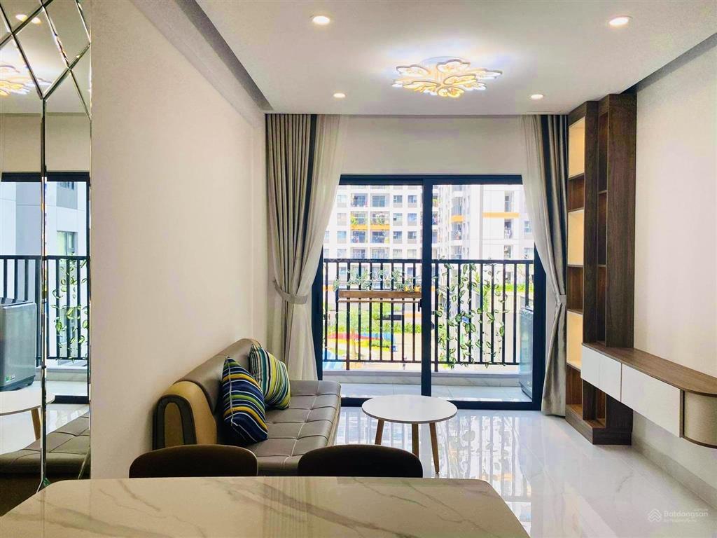 Cần tiền bán gấp căn hộ 2 phòng ngủ view hồ bơi đẹp