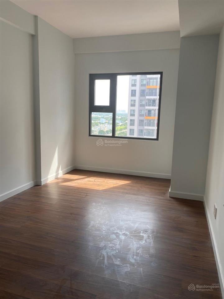 Chính chủ cần bán nhanh căn hộ 3 phòng ngủ  view hồ bơi cực đẹp  giá chỉ 3 tỷ 550
