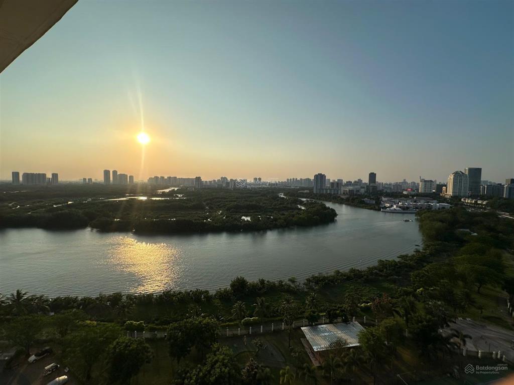 Bán căn hộ riverside residence pmh quận 7  dt 145m2 view sông giá đầu tư.  0917 761 *** e trang