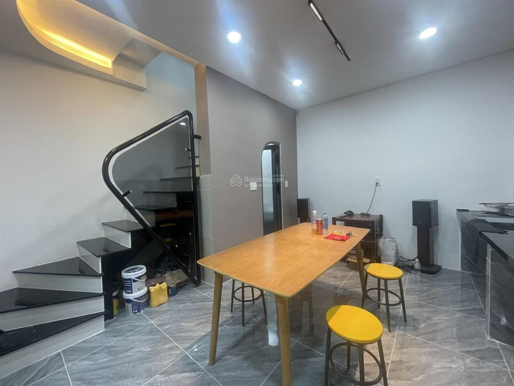 Bán nhà quận 7 mới sửa đẹp hẻm ngắn 12m ra xe hơi 2,2 tỷ tl