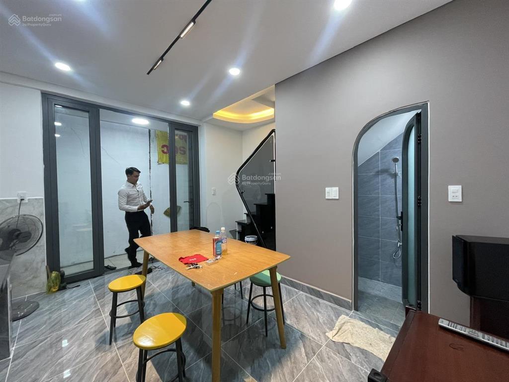 Bán nhà quận 7 mới sửa đẹp hẻm ngắn 12m ra xe hơi 2,2 tỷ tl