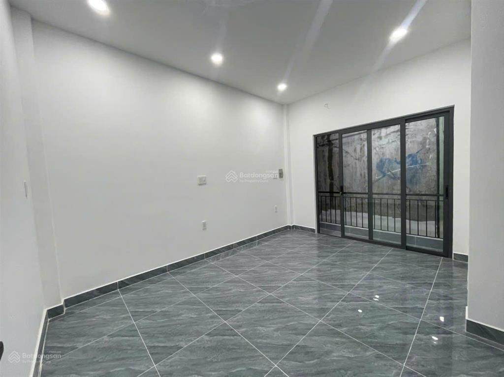 Bán nhà quận 7 mới sửa đẹp hẻm ngắn 12m ra xe hơi 2,2 tỷ tl