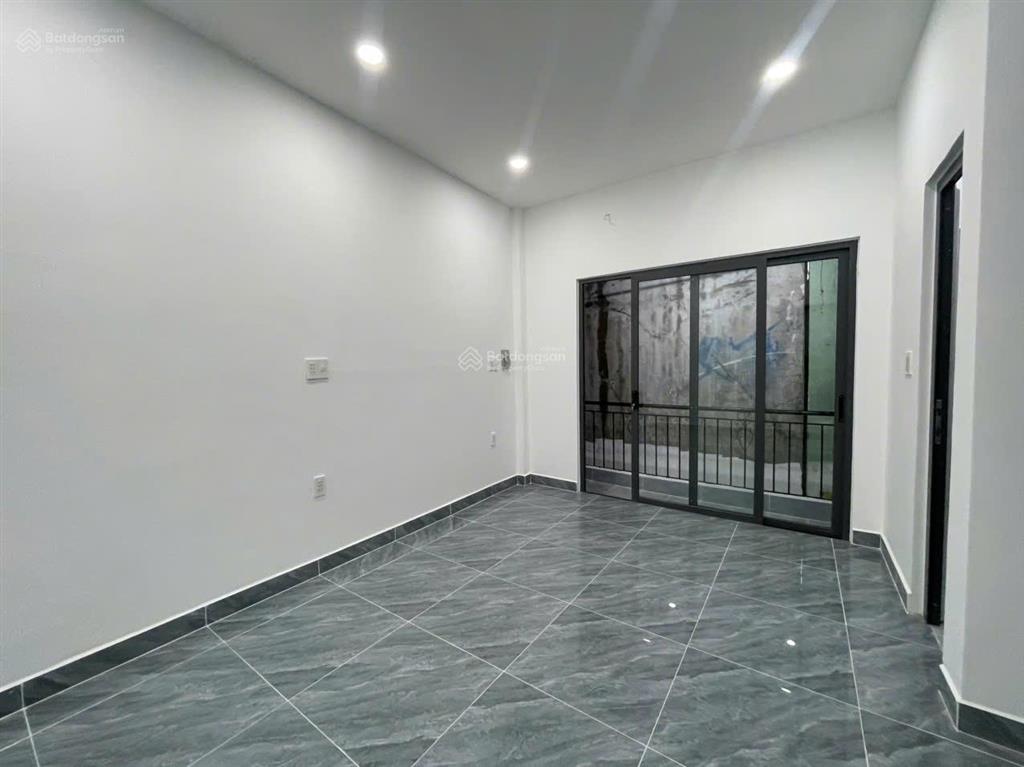 Bán nhà quận 7 mới sửa đẹp hẻm ngắn 12m ra xe hơi 2,2 tỷ tl