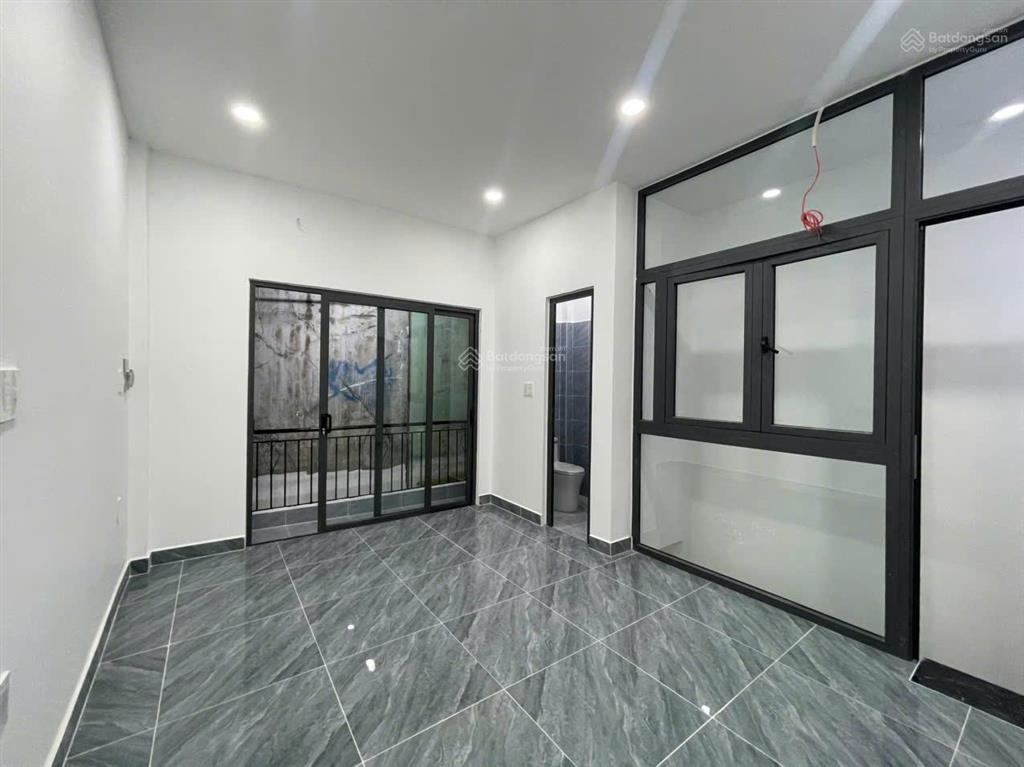 Bán nhà quận 7 mới sửa đẹp hẻm ngắn 12m ra xe hơi 2,2 tỷ tl