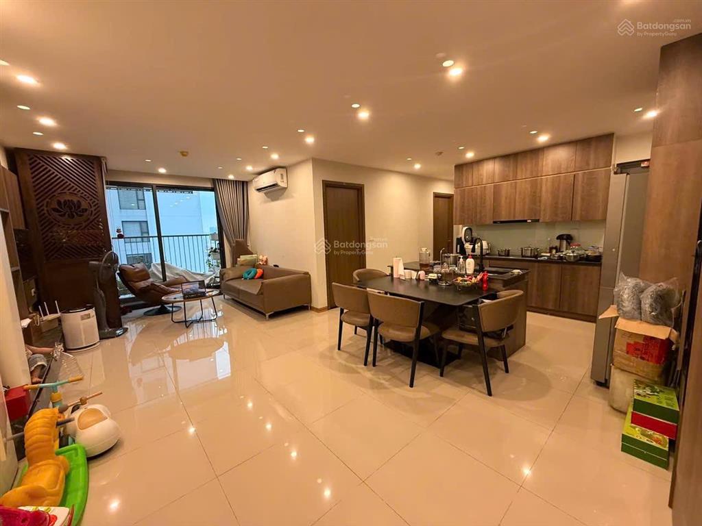 Chính chủ cần cho thuê căn hộ 3pn full nội thất rose town 79 ngọc hồi