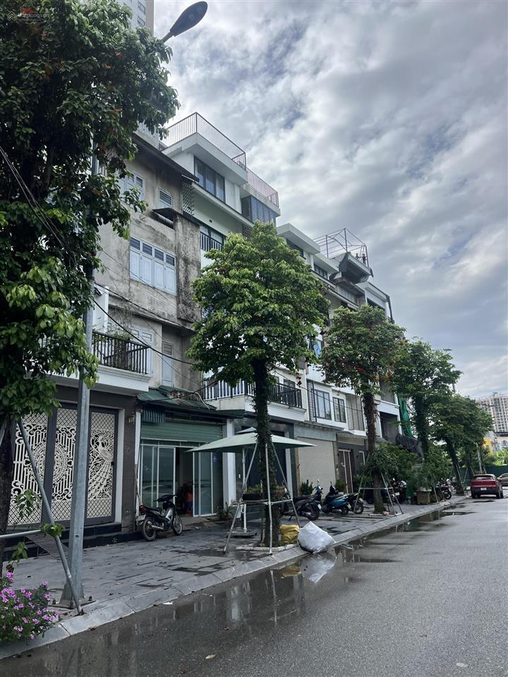 Liền kề smile building đường vành đai 2,5, cạnh tttm, cách giải phóng 200m