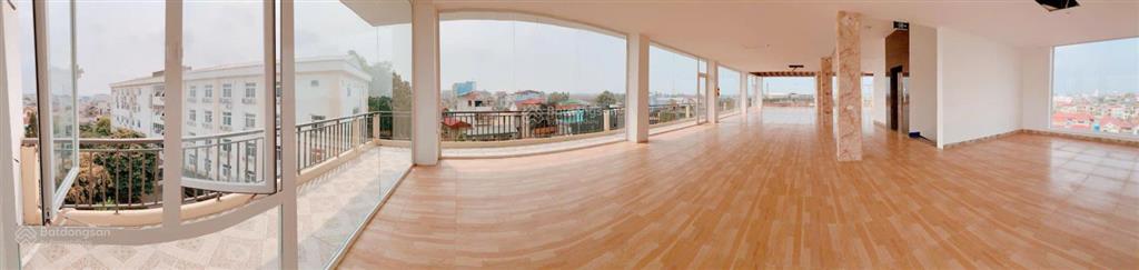 Cho thuê 250m2 tại phố nguyễn du, việt trì làm vp