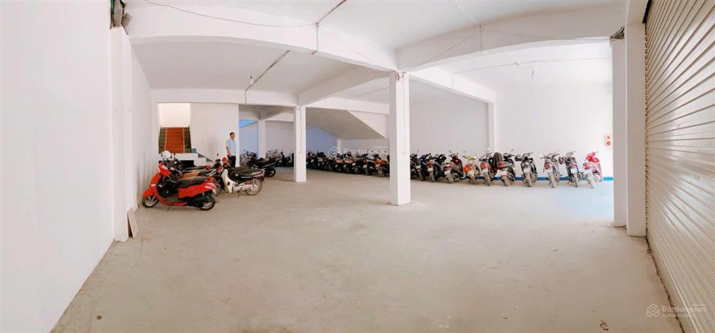 Cho thuê 250m2 tại phố nguyễn du, việt trì làm vp