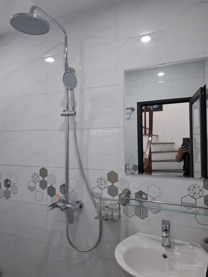 Chính chủ bán nhà 40.8m² x 4 tầng, 3 mặt thoáng, ô tô vào nhà tại quốc oai