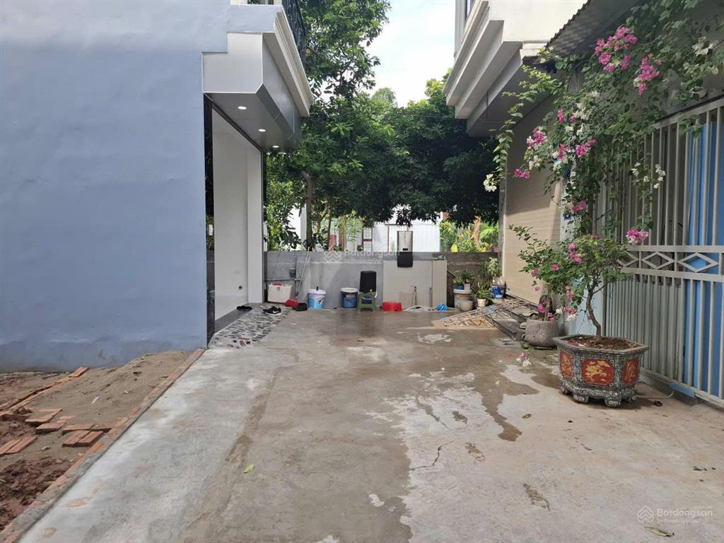 Chính chủ bán nhà 40m² x 4 tầng, 3 mặt thoáng, ô tô đỗ cửa tại đan phượng
