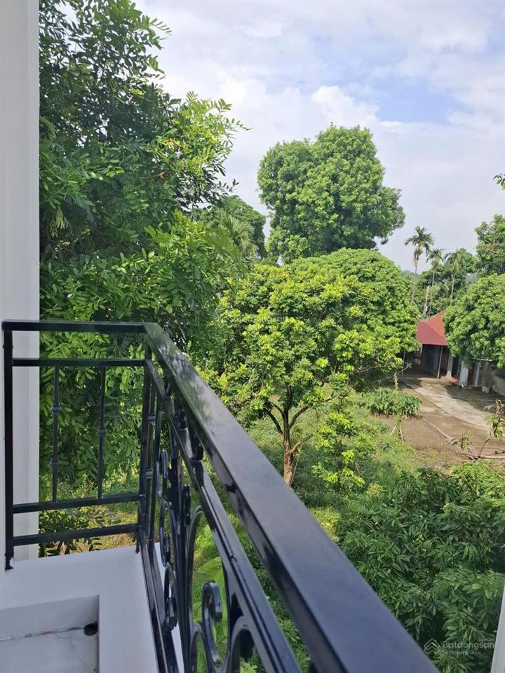 Chính chủ bán nhà 40m² x 4 tầng, 3 mặt thoáng, ô tô đỗ cửa tại đan phượng